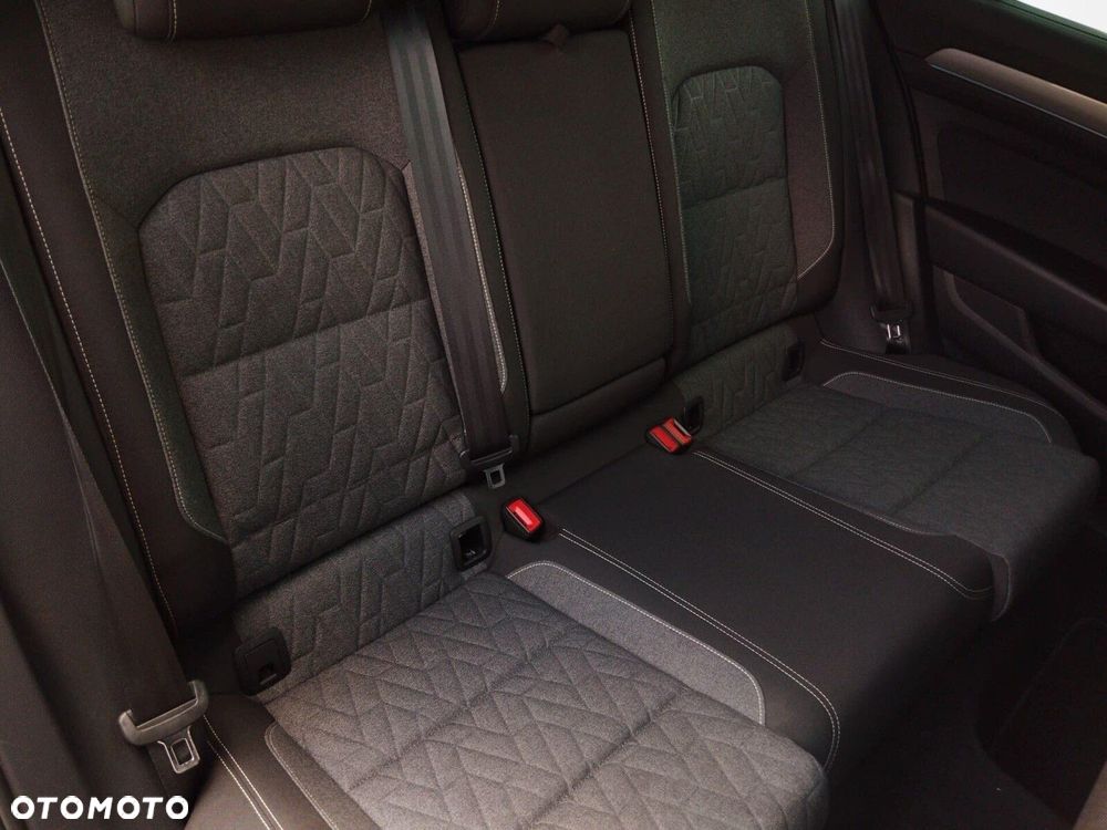 Volkswagen Passat - 20