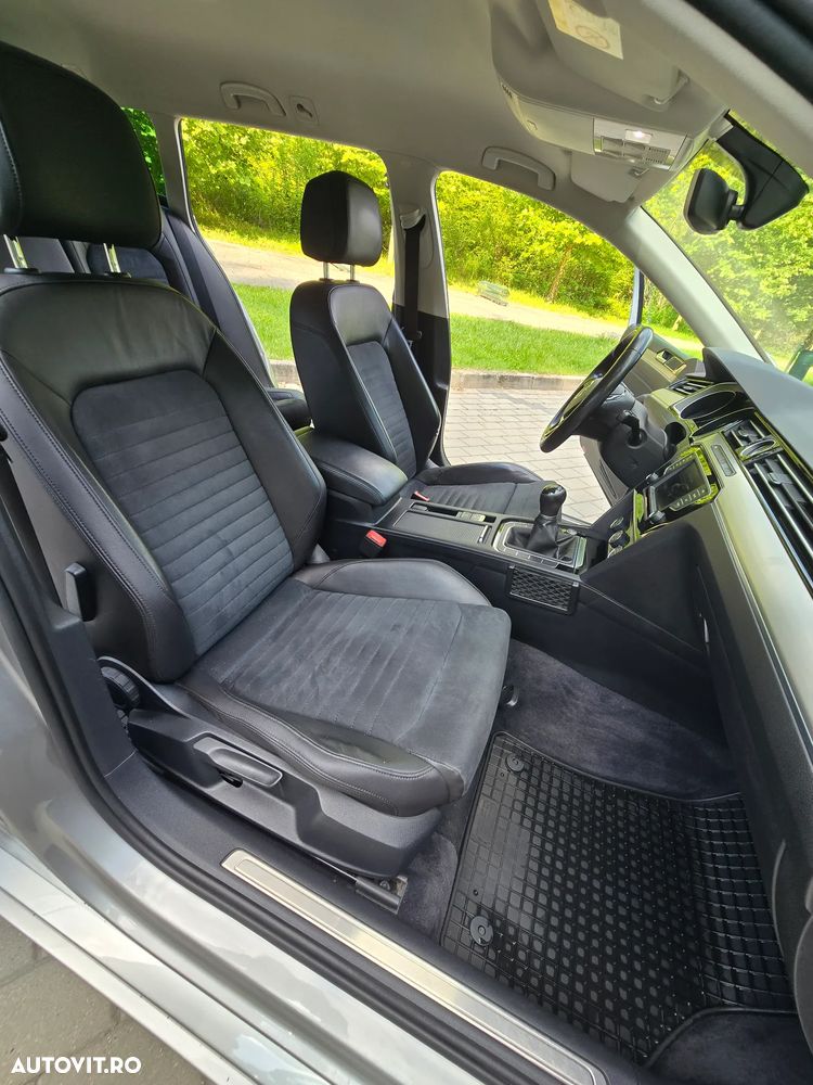 Volkswagen Passat 2.0 TDI Highline - 31