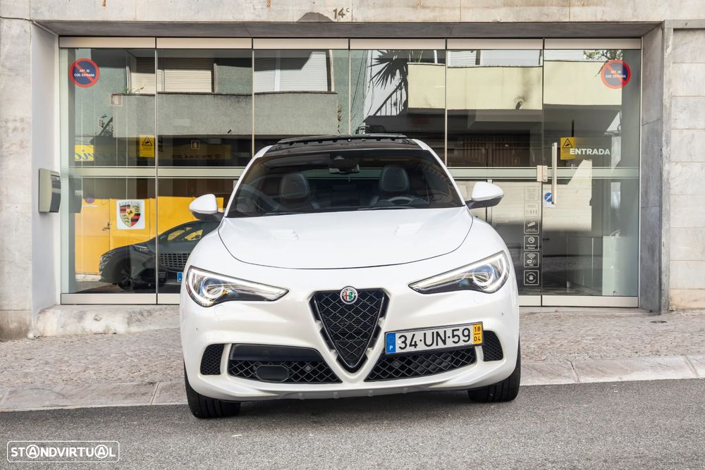 Alfa Romeo Stelvio 2.9 T Quadrifoglio Q4 — fotografia 2