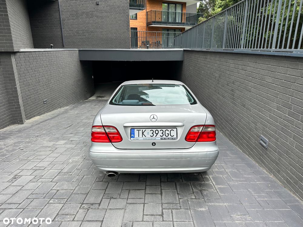 Mercedes-Benz CLK - 6