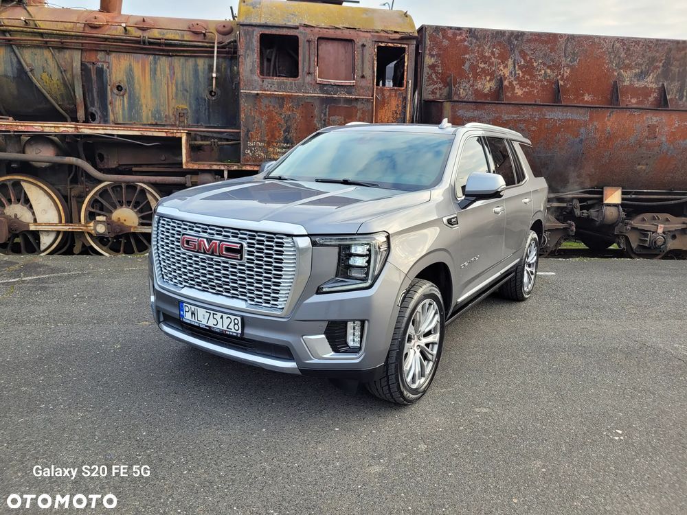 GMC Yukon - 16