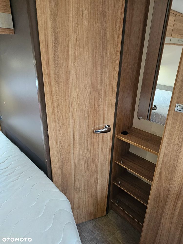 Caravelair WŁĄCZ FILMIK. DMC 1100. ŁÓŻKO MAŁŻEŃSKIE, SYPIALNIO JADALNIA. ŁAZIENKA. PIĘKNA. - 32