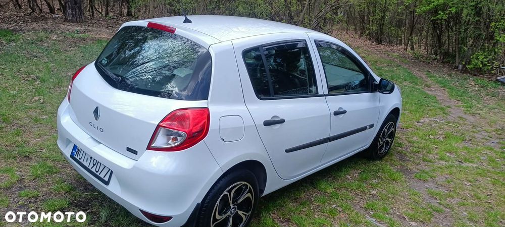 Renault Clio 1.2 16V Authentique Euro5 - 4