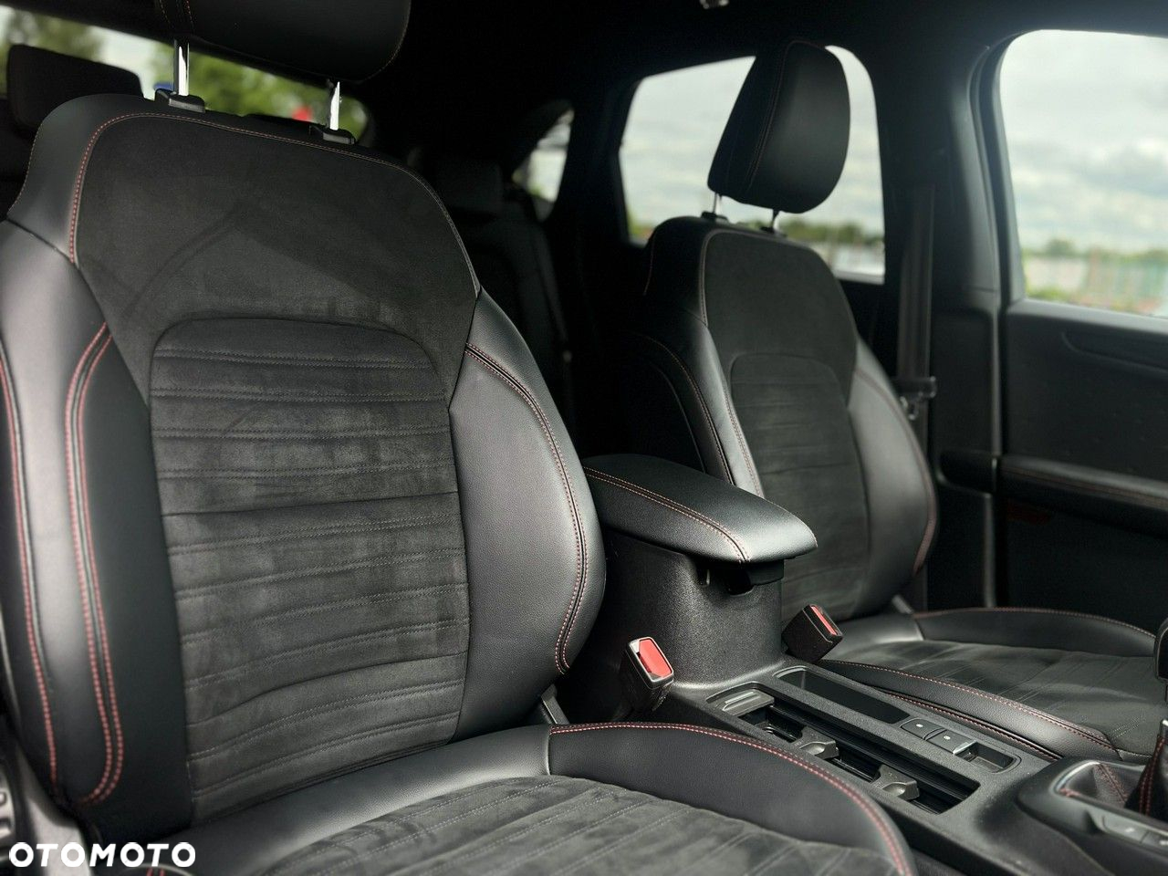 Ford Kuga 2.0 EcoBlue mHEV FWD ST-Line X - 35