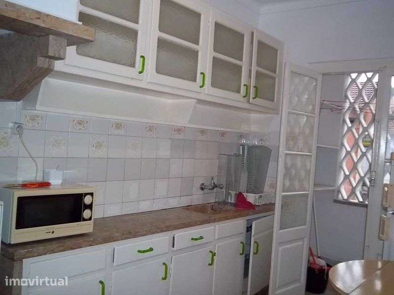 T1 Mobilado E EQUIPADO Junto a muitos TRASNPORTES - Grande imagem: 4/12