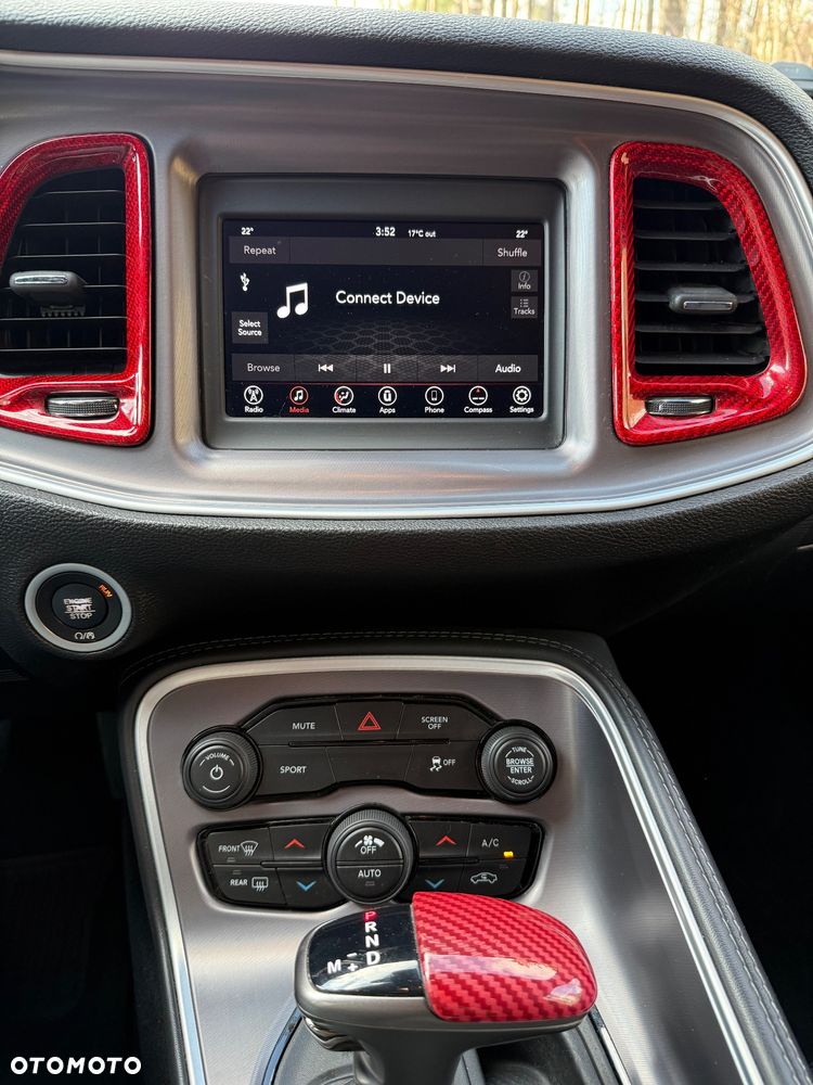 Dodge Challenger - 25