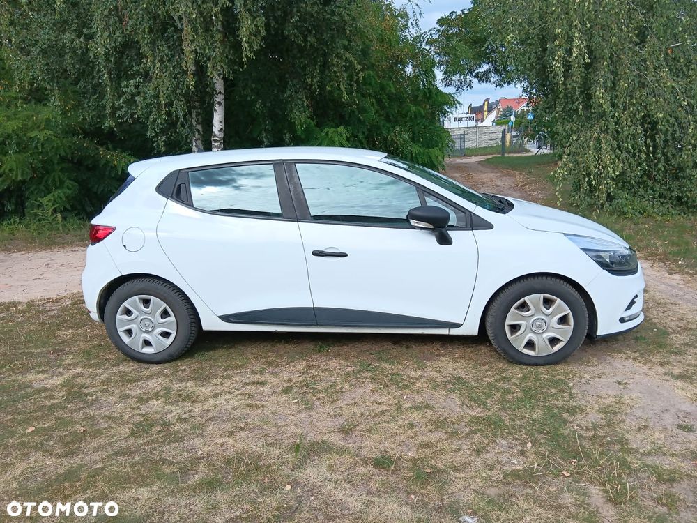 Renault Clio - 11