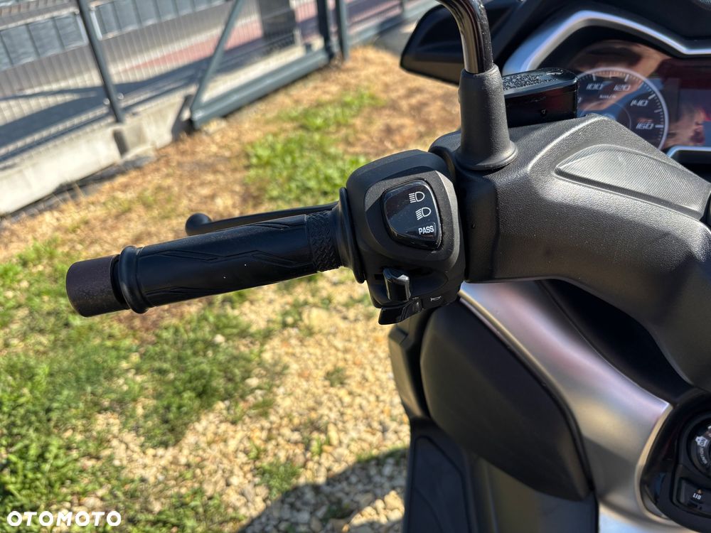 Yamaha X-max - 14