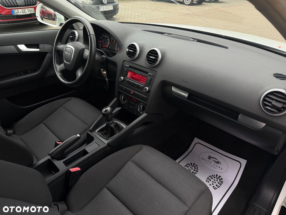Audi A3 Sportback 1.6 Attraction - 6
