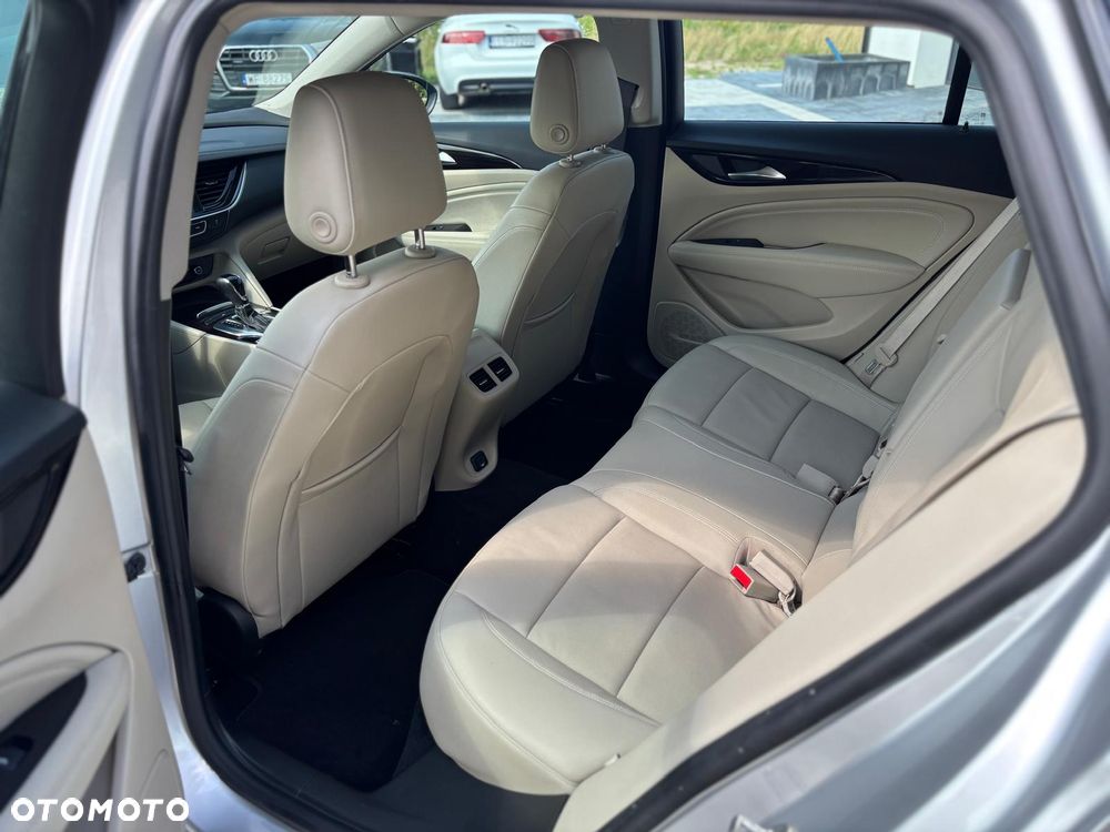 Opel Insignia - 17
