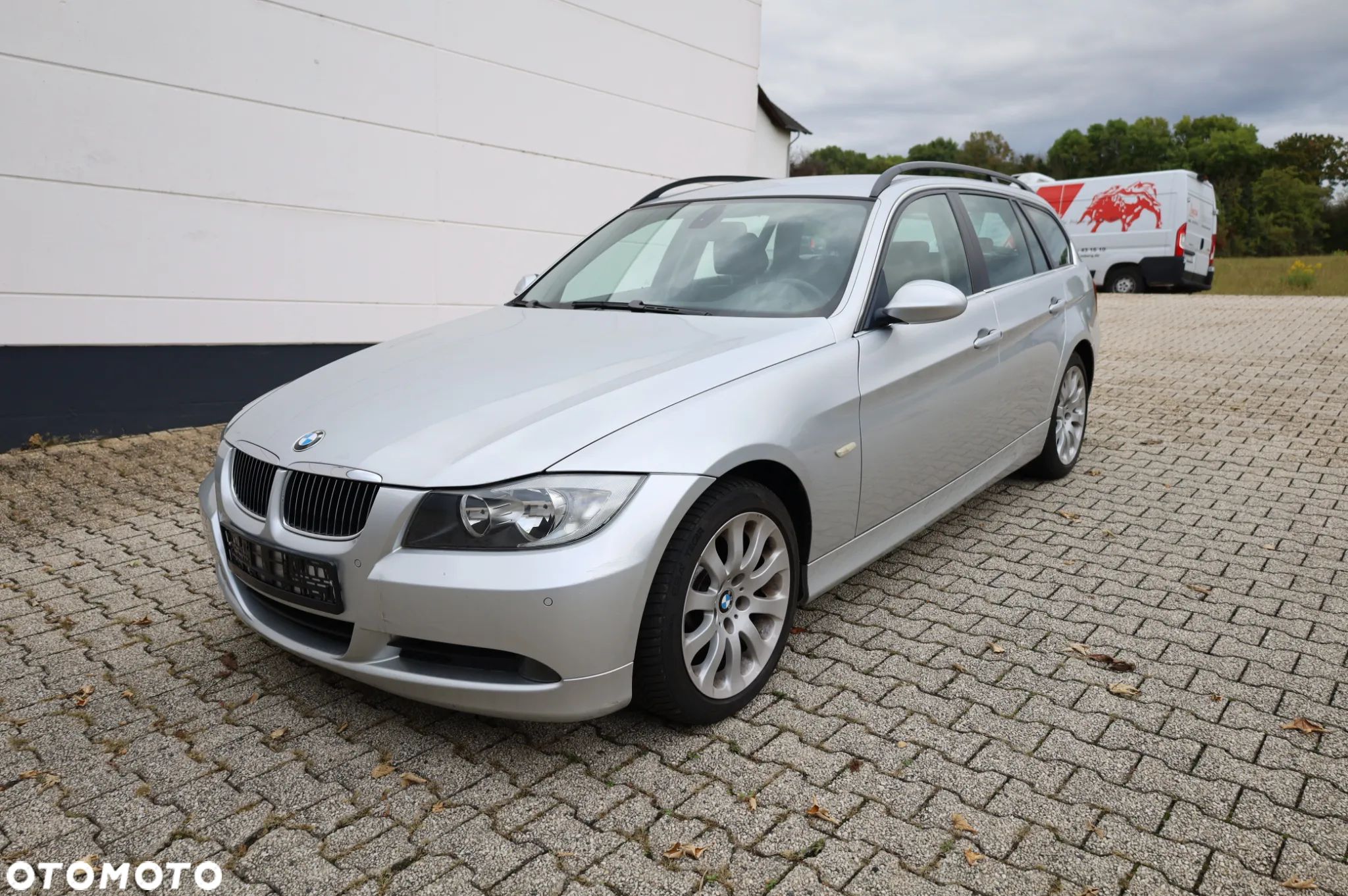 BMW Seria 3 325xi Touring - 1