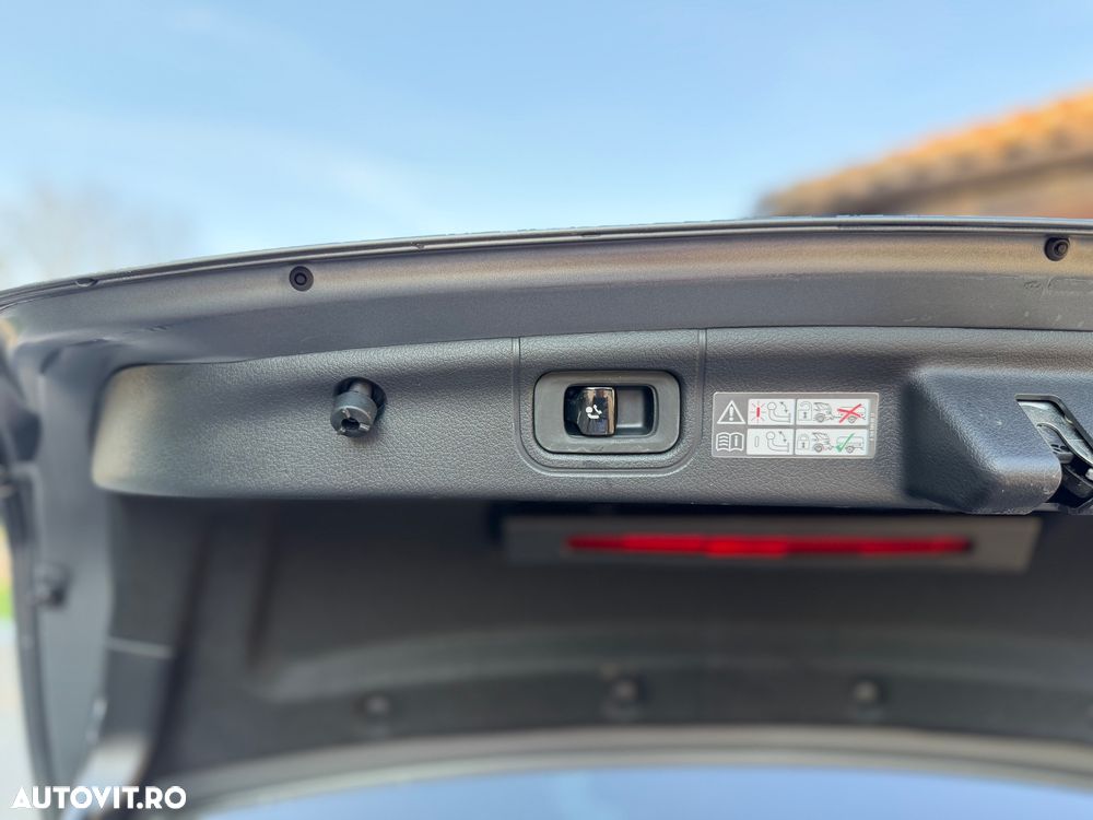 MERCEDES-BENZ C-Class 2023 — imagine 23