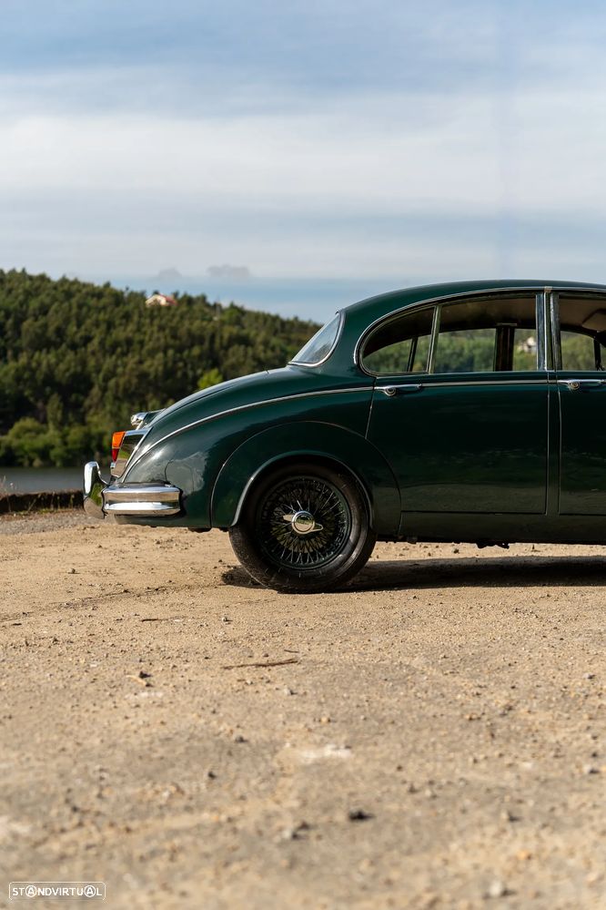 Jaguar MK II - 48