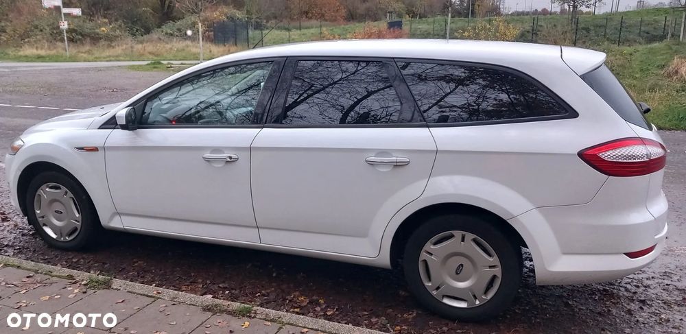 Ford Mondeo 2.0 TDCi Ambiente - 3