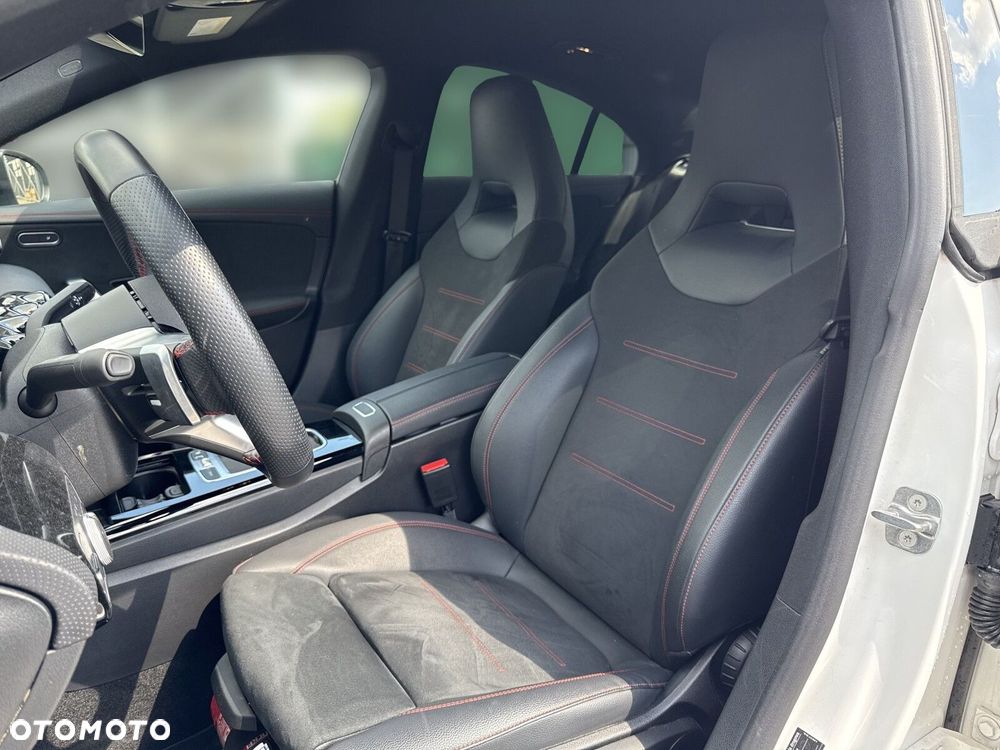 Mercedes-Benz CLA - 16