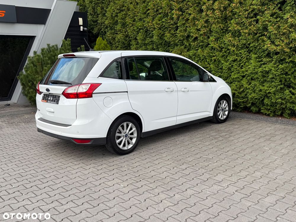 Ford Grand C-MAX - 17