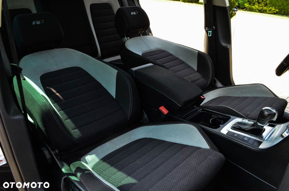Volkswagen Passat Variant 2.0 TDI DSG BlueMotion Technology R-Line - 29