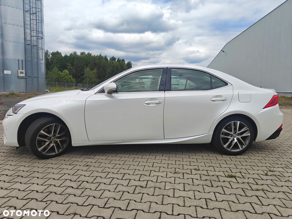 Lexus IS - 11