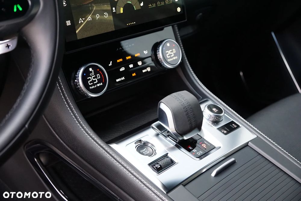 Jaguar F-Pace D200 AWD R-Dynamic S - 22