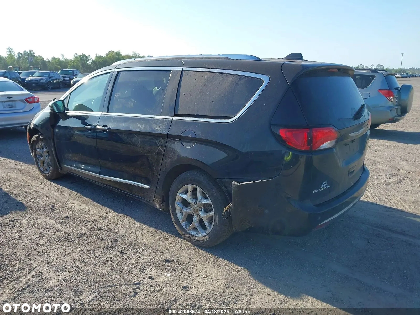 Chrysler Pacifica - 2
