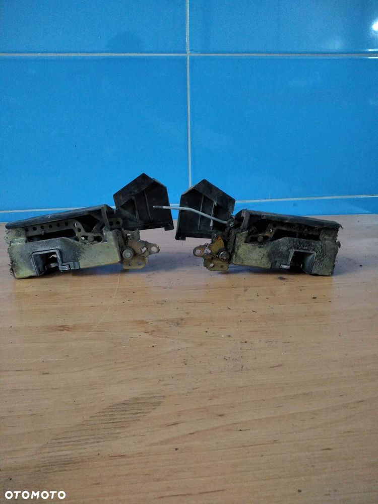 Zamek lewy prawy przód VW T4 701837016b - 1