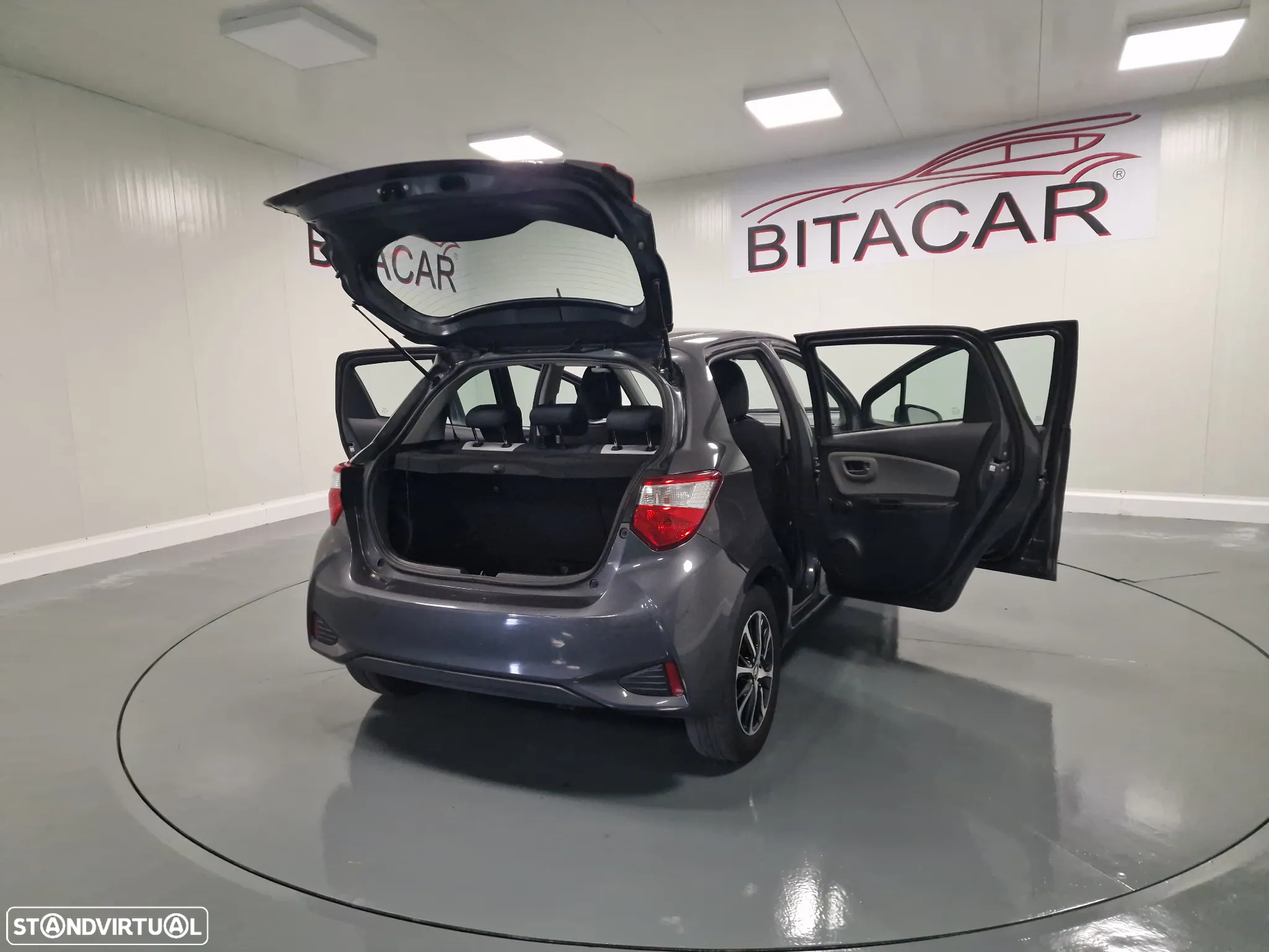 Toyota Yaris 1.5 HSD Comfort - 15