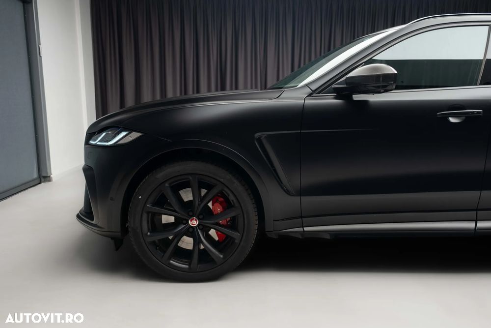 Jaguar F-Pace P550 AWD SVR - 10
