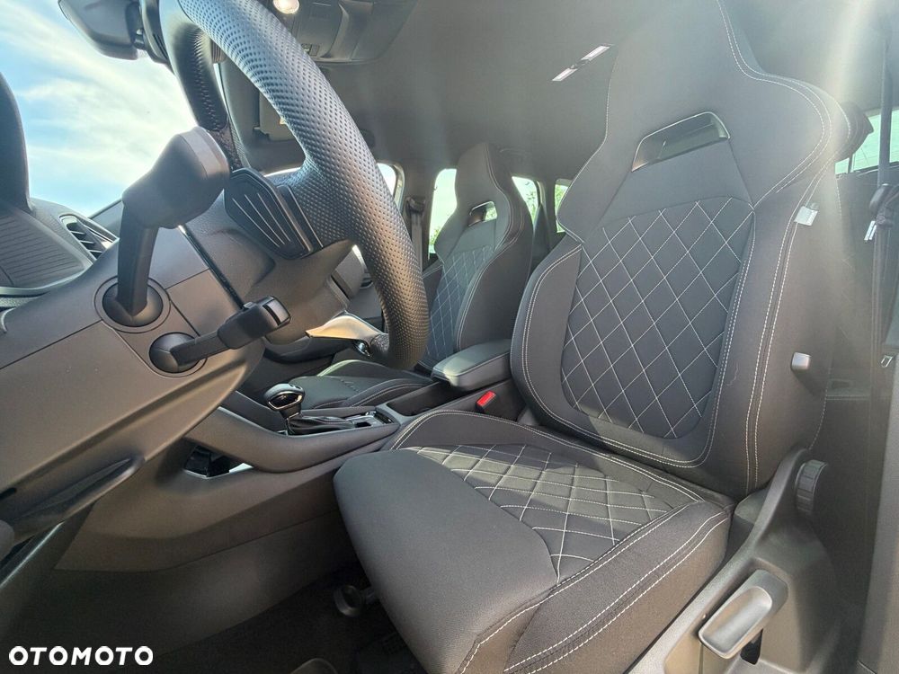 Skoda Karoq 1.5 TSI ACT Sportline DSG - 27