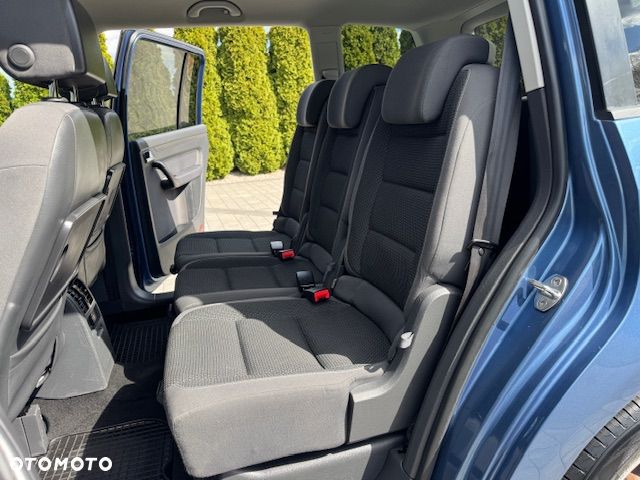 Volkswagen Touran - 24