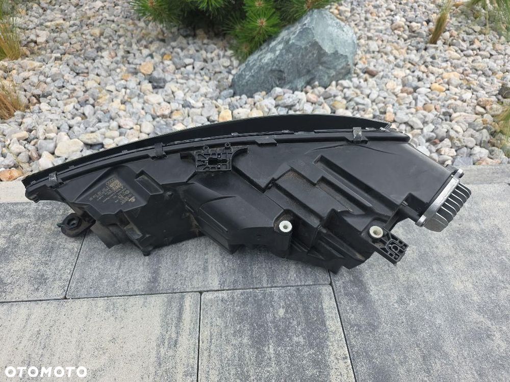 AUDI A4 S4 B9 8W0 8W Lampa prawa przód Full Led Dynamic 8W0941034 2015 - 8