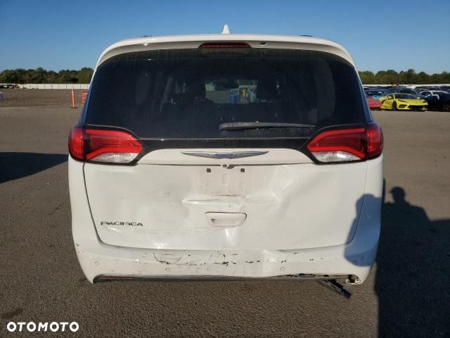 Chrysler Pacifica - 6