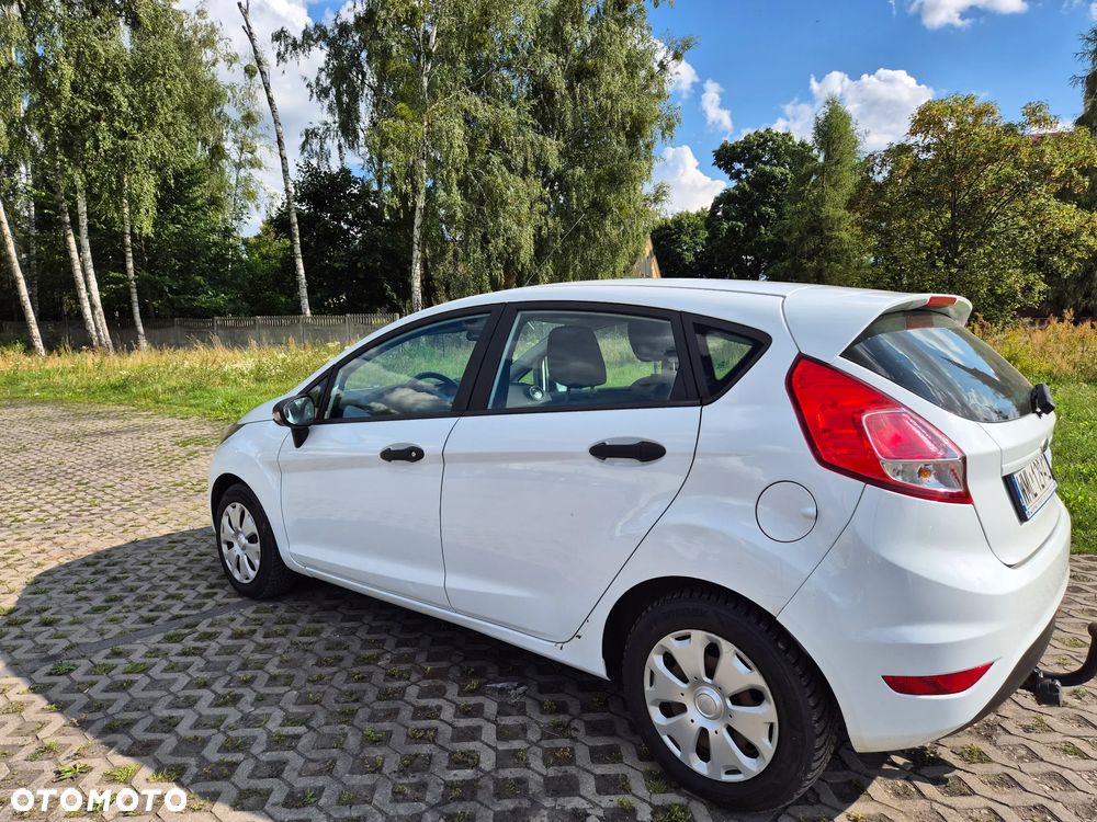 Ford Fiesta 1.5 TDCi Ambiente - 4