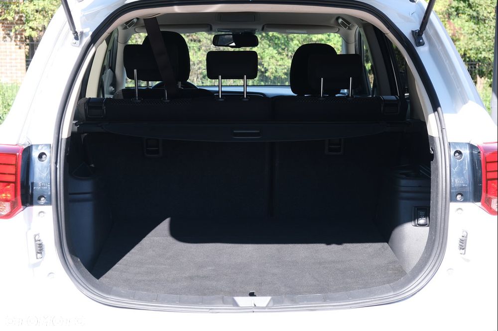 Mitsubishi Outlander - 31