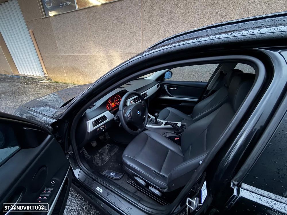 BMW 318 d Sport Line - 4