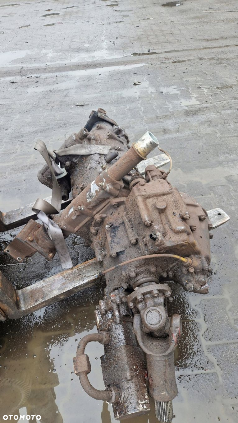 IFA 4X4 - SKRZYNIA REDUKCYJNA ROZDZIELCZA - 2