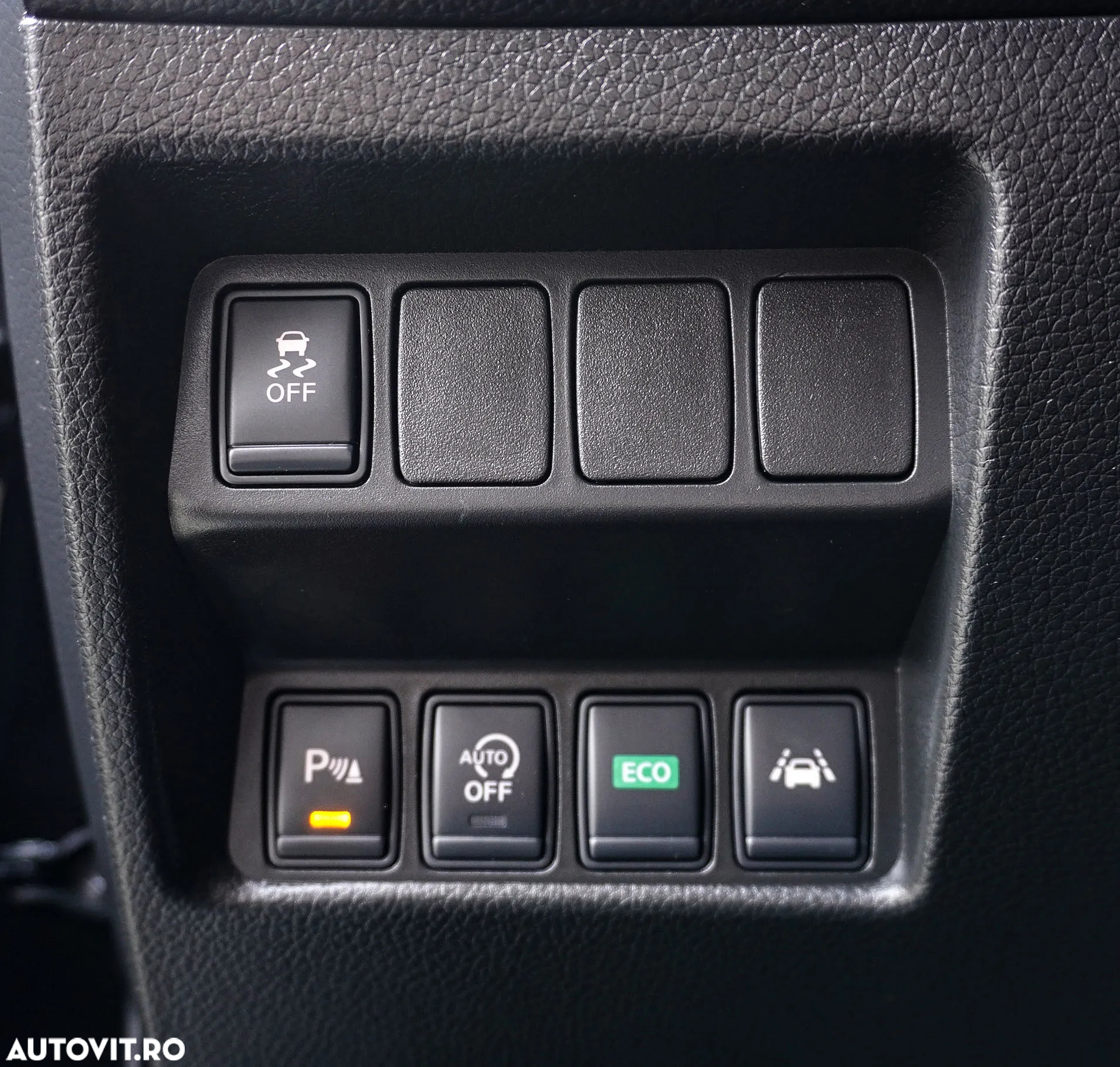 Nissan Qashqai 1.6 DCI Start/Stop X-TRONIC N-Connecta - 32