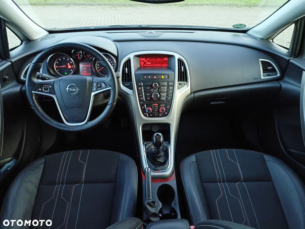 Opel Astra 1.4 Turbo 150 Jahre - 7