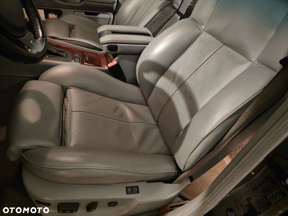 BMW Seria 7 740i - 13