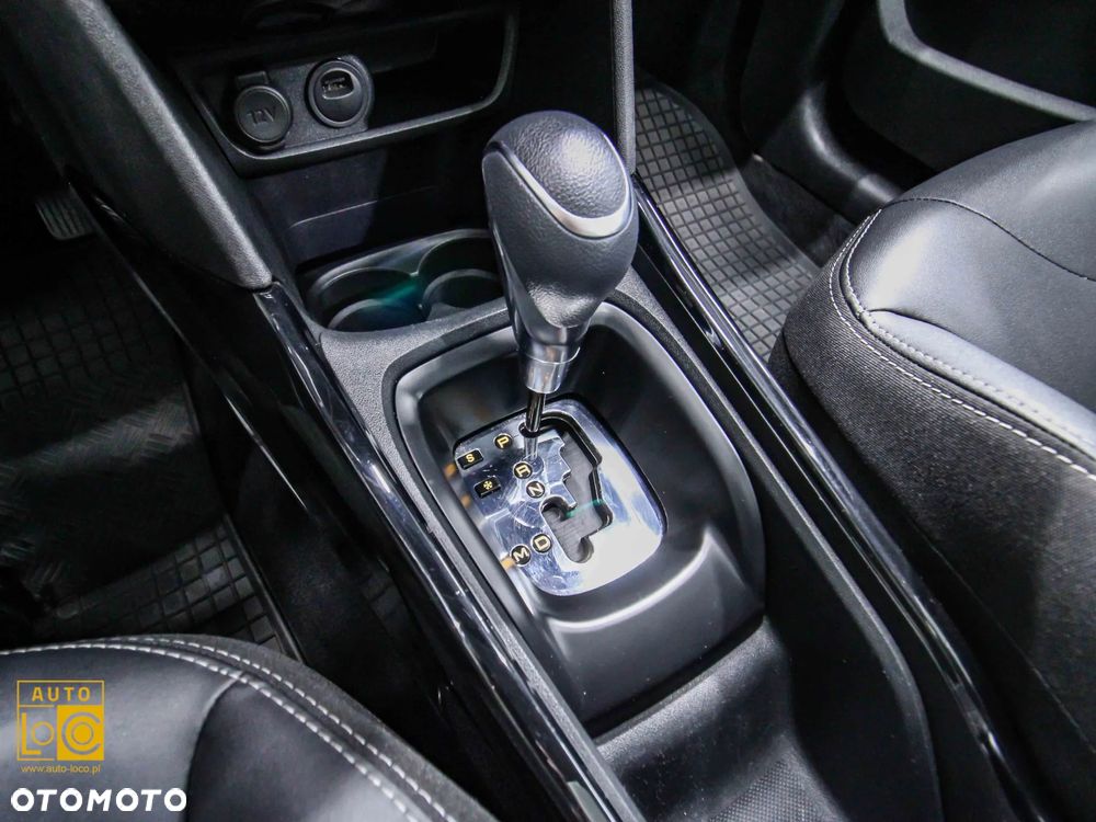 Peugeot 2008 1.2 Pure Tech GPF Allure S&S EAT6 - 26