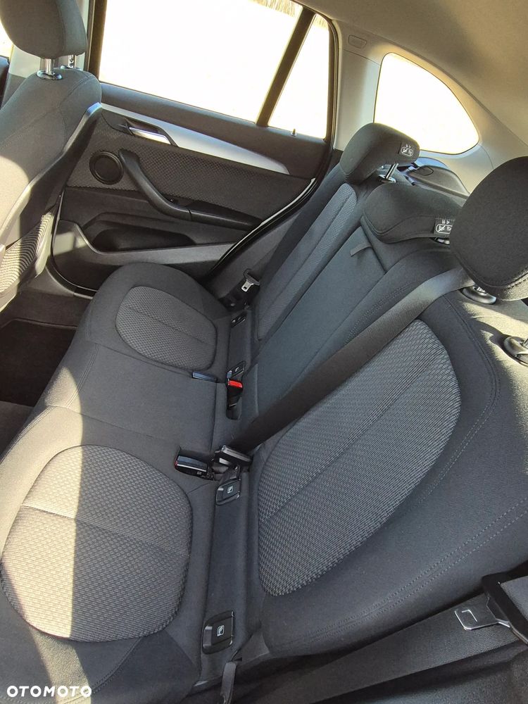 BMW X1 sDrive18d - 8