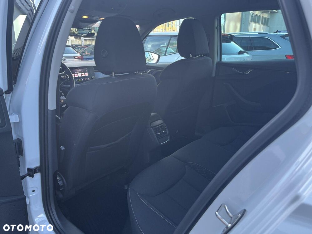 Skoda Kamiq 1.0 TSI Ambition DSG - 31