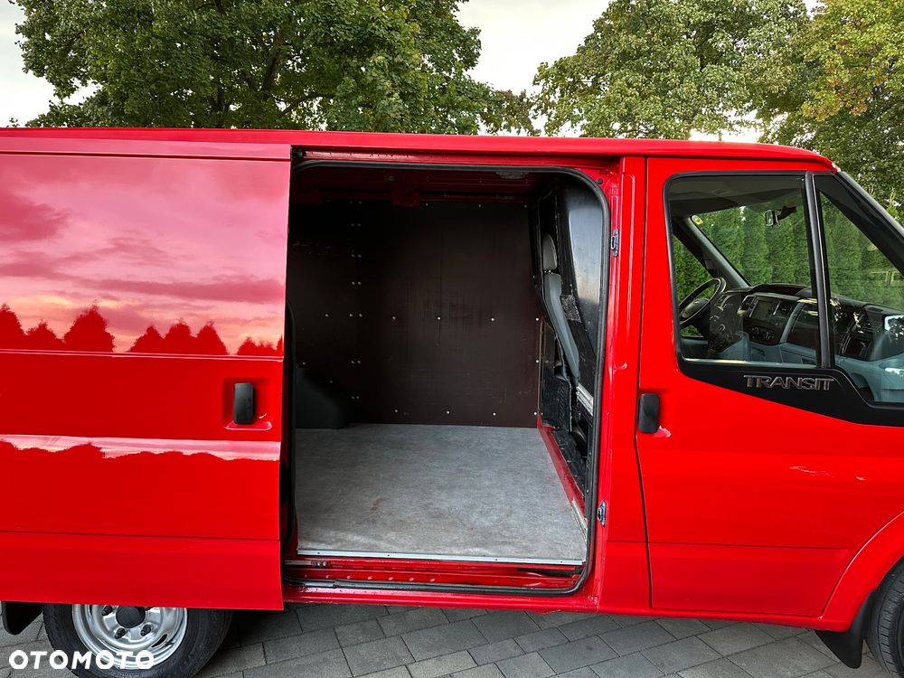 Ford Transit - 12