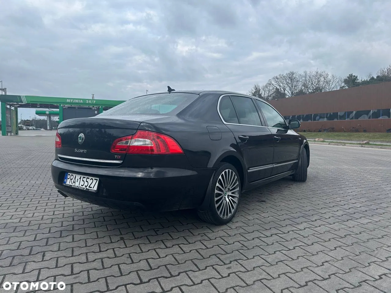 Skoda Superb 2.0 TDI L&K DSG - 6