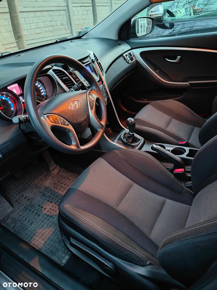 Hyundai i30 1.4 CRDi Classic + - 8