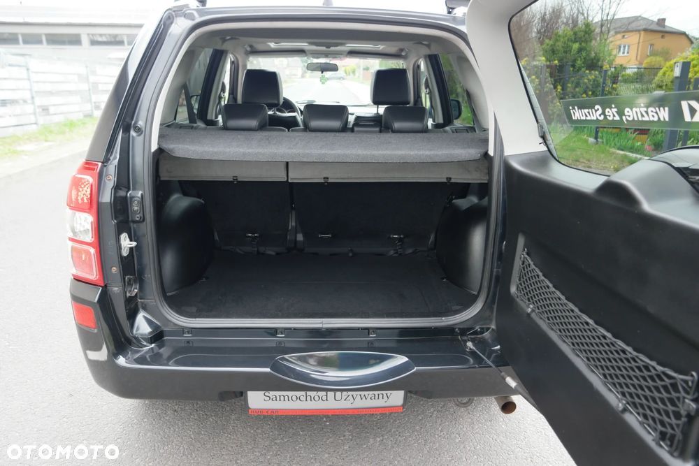Suzuki Grand Vitara 2.4 De Luxe - 17