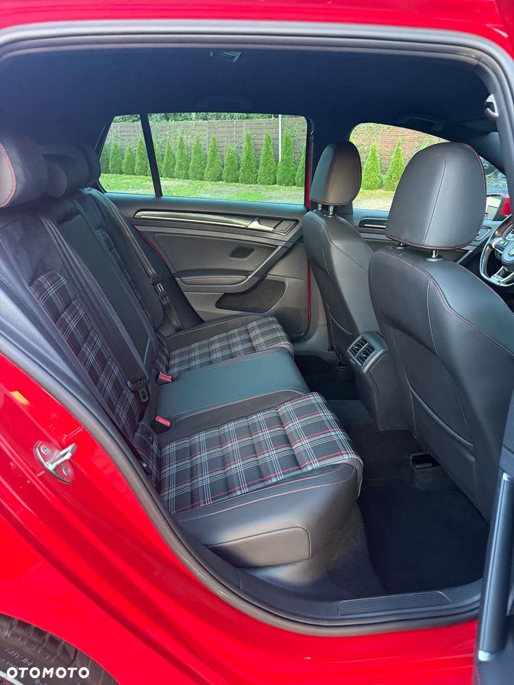 Volkswagen Golf 2.0 TSI BMT GTI DSG - 27