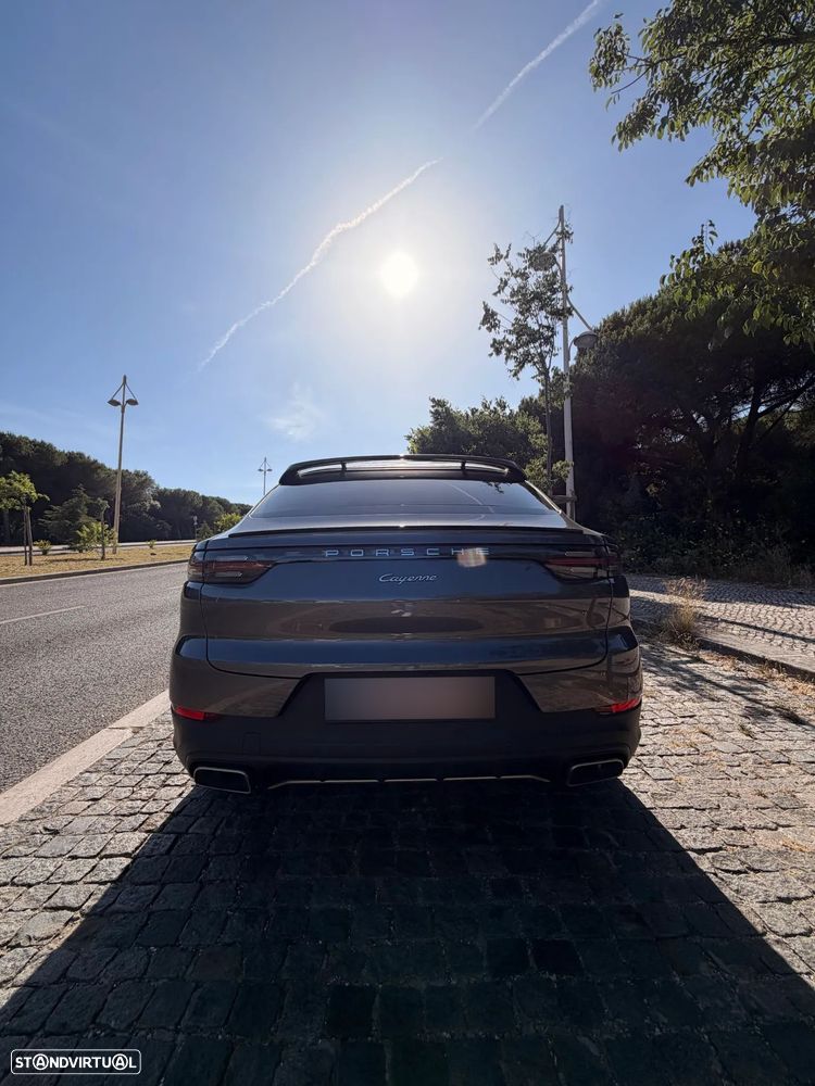 Porsche Cayenne Coupé E-Hybrid - 8