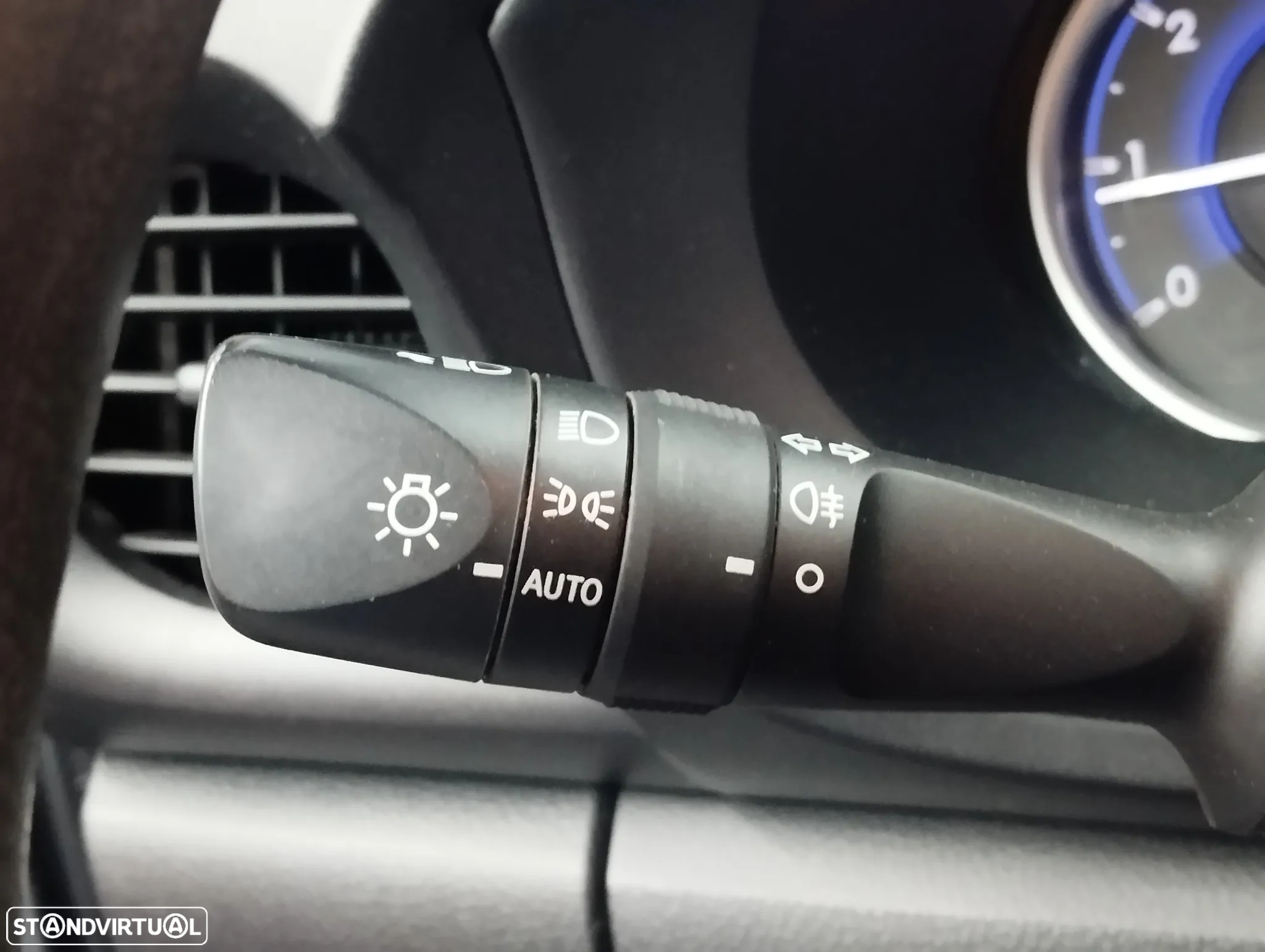 Toyota Hilux 2.4 D-4D 4WD CD CM - 18