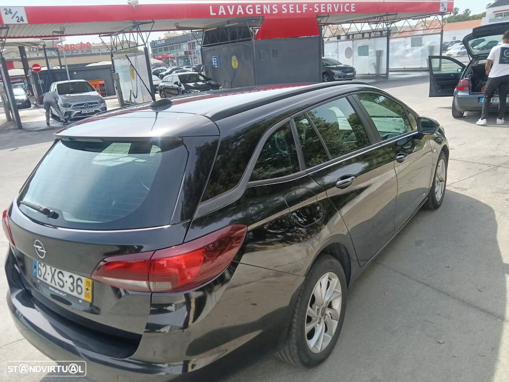 Opel Astra Sports Tourer - 3