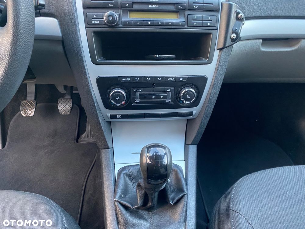Skoda Octavia 1.6 TDI DPF Ambiente - 9